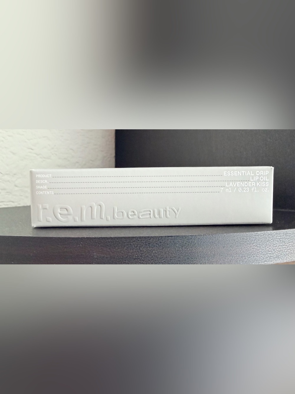 r.e.m. beauty Essential Drip Lip Oil - Lavender Kiss